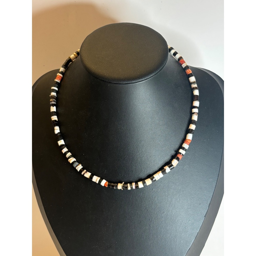 1970s Shell Coral Boho Heishi Bead Necklace Vintage Black White Red 15 Inch